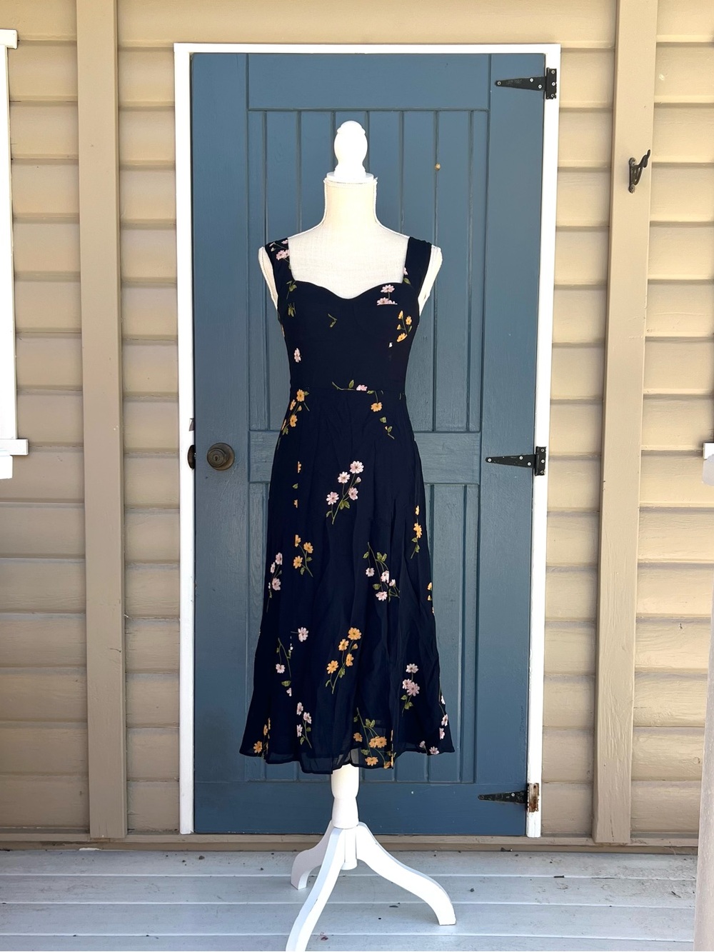 Reformation Midi Dress in blue/navy floral Women’s Size 4P - Picture 3 of 10